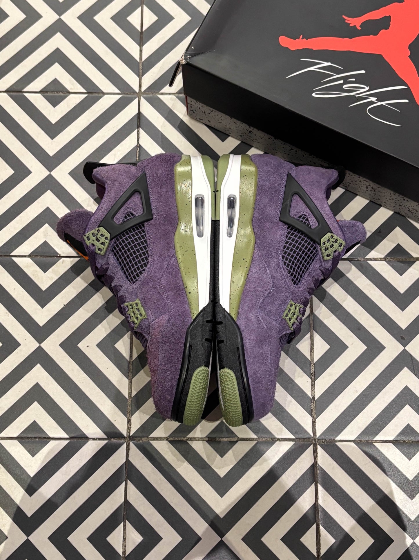 Jordan 4 Canyon purple (Taille 43)